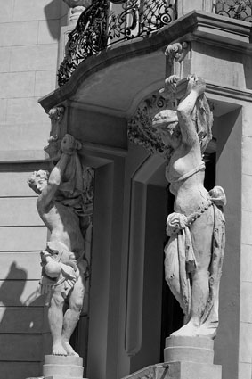 Caryatid Porch - Dewes Mansion