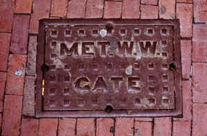 Harvard Met WW Gate