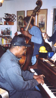 Glenn Pearson at piano, photo by Doutje Schuler