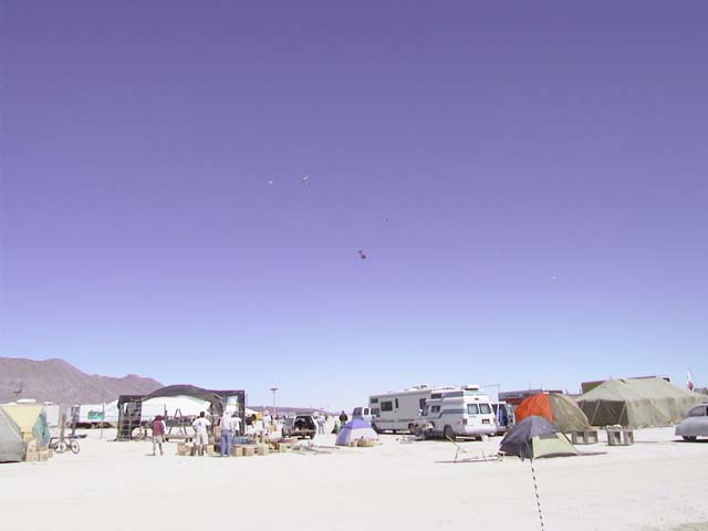 image/aut_0611.jpg, 22K, Those little dots in the sky are skydivers.