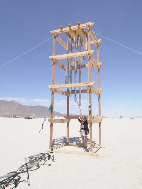 image/aut_0636.jpg, 34.1K, Chimes out on the playa
