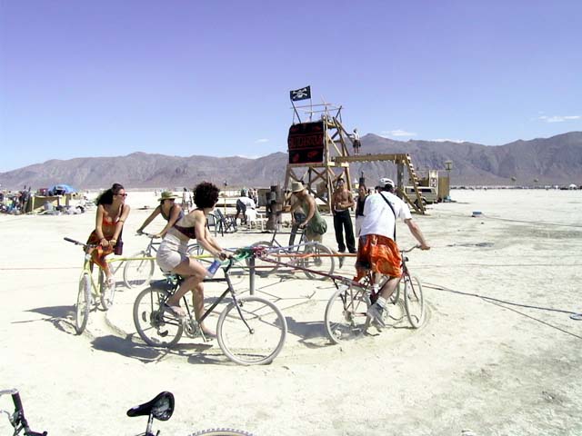 image/aut_0638.jpg, 52.8K, Bicycle-go-round