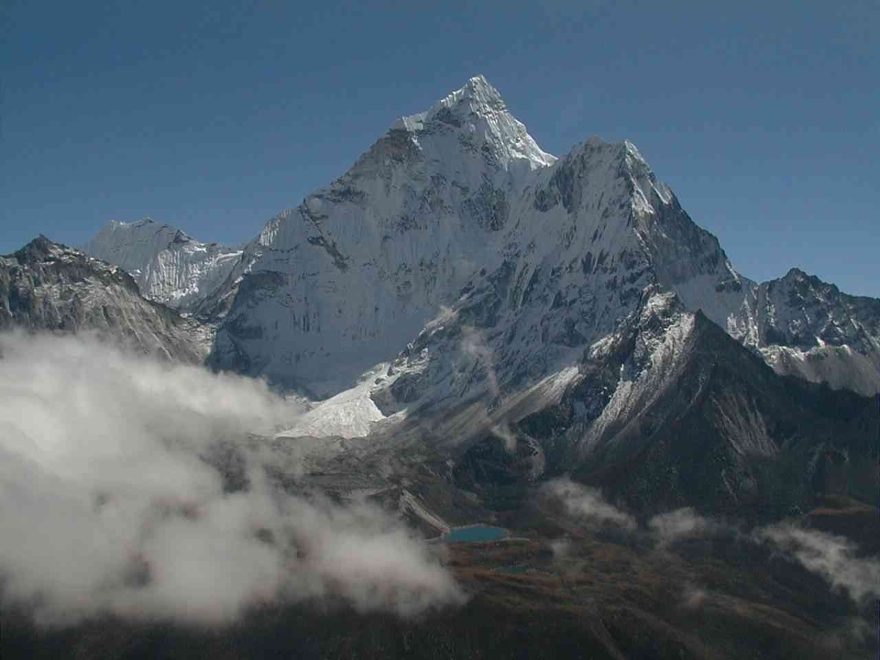 Ama Dablam lakes